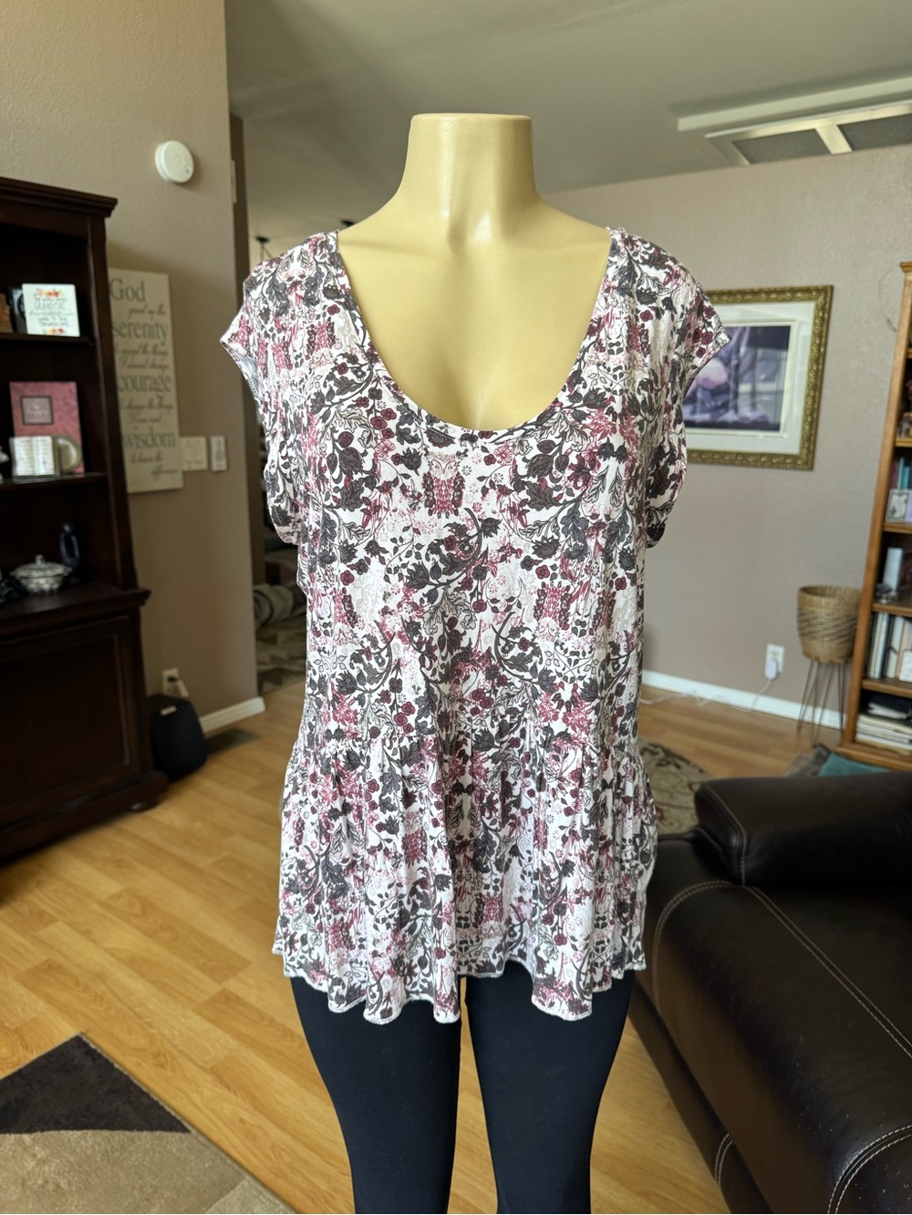 14th & Union short cap sleeves scoop neck red & black peplum top-size L